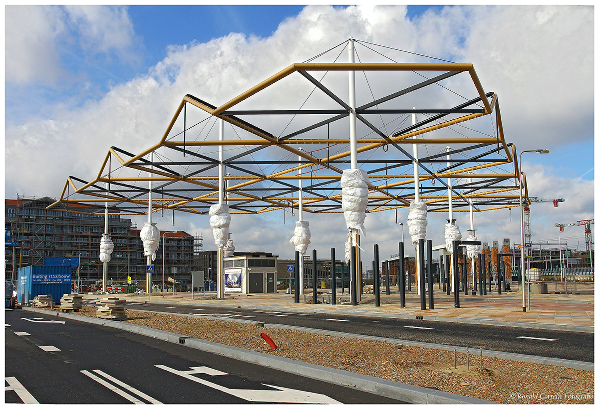 Montage staalconstructie busstation Leidsche Rijn Centrum